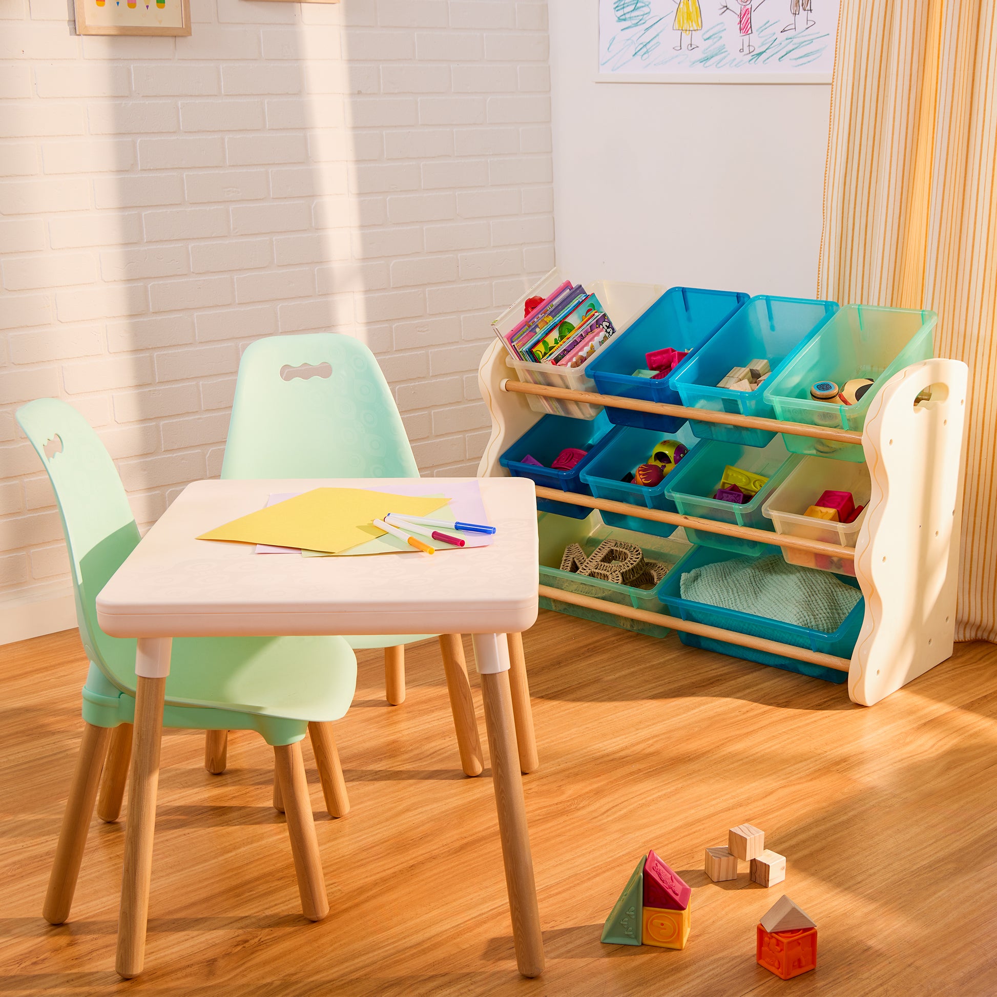 Kid Century Modern: Table & Chair Set - Mint