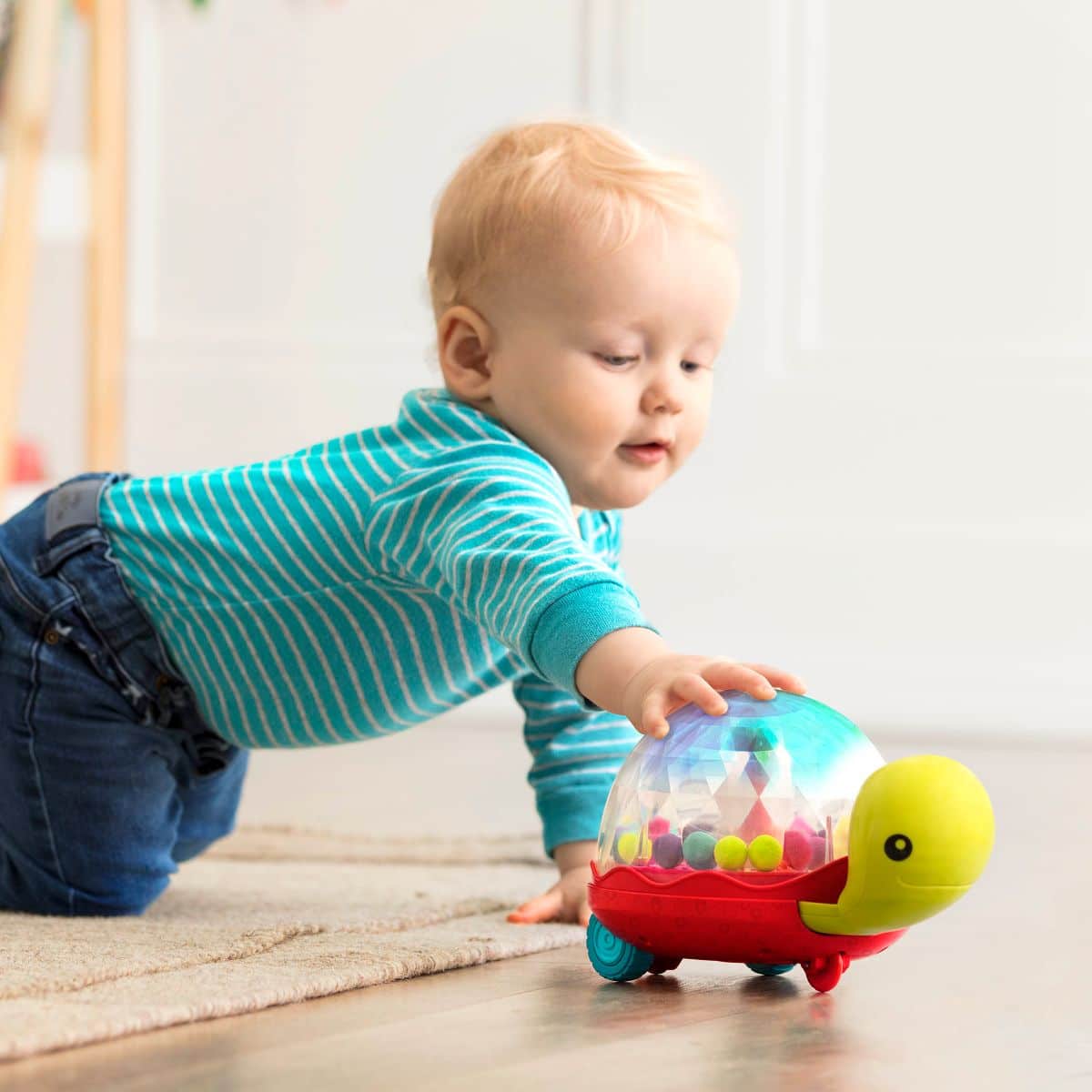 Light-up turtle walker and popper